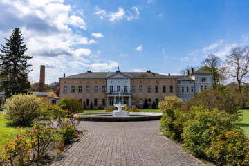 Schloss Semlow - Schloss Mecklenburg Vorpommern: Ein Juwel zwischen Stralsund, Rostock und dem Darß