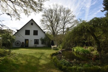 Außenbereich – Idyllischer Hintergarten - Einfamilienhaus mit Perspektive und Potential – Familienidyll in schöner Lage im Süden von Sottorf