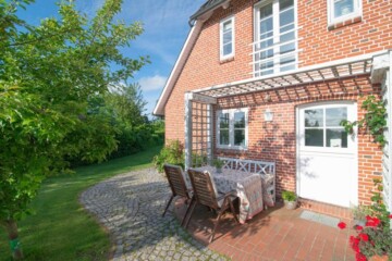 zweite Terrasse nach Osten - zum Genießen der Morgensonne - - Top ausgestattetes Friesenhaus bei St. Peter-Ording – ideal als Feriendomizil oder Zweitwohnsitz