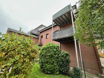 Charmantes Mehrfamilienhaus in zentraler Lage – Investieren Sie in Ihre Zukunft!, 22527 Hamburg, Wohn- und Geschäftshaus