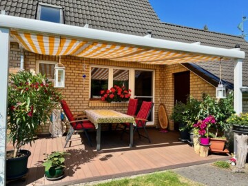 Terrasse - Willkommen Zuhause! Doppelhaushälfte mit Wintergarten und wunderschönem Garten in Hamburg- Farmsen